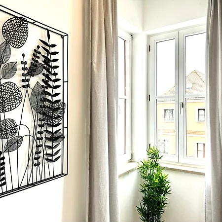E&k Living - - Design - Sky-tv - Free Parking Apartment *