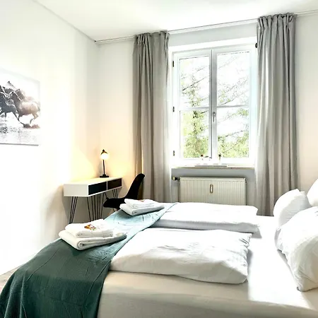 Uniqe - - Design - Sky-tv - Free Parking Gersthofen